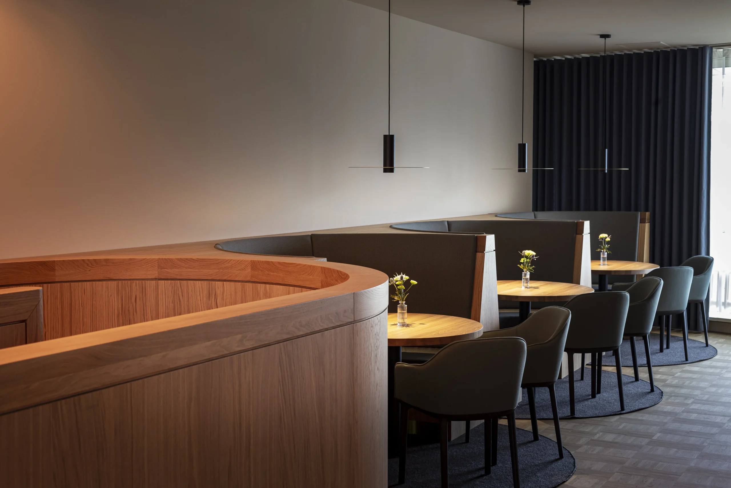 ME Captains Lounge - tafels