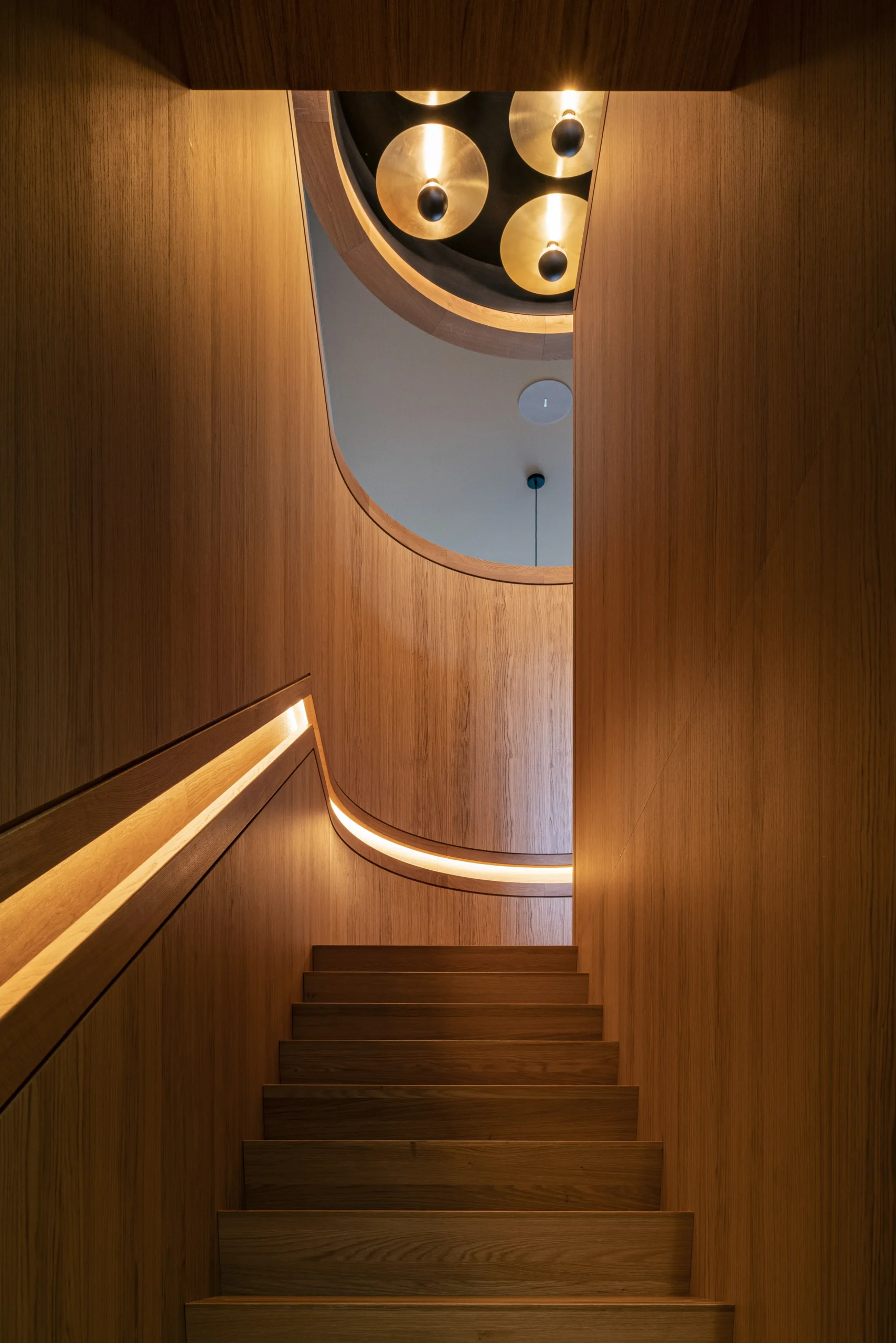 ME Captains Lounge - trap