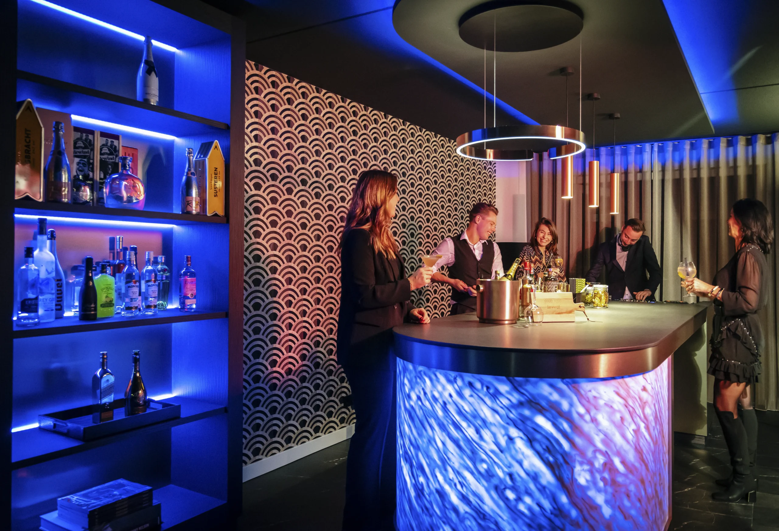 Het goede leven vieren doe je thuis - bar