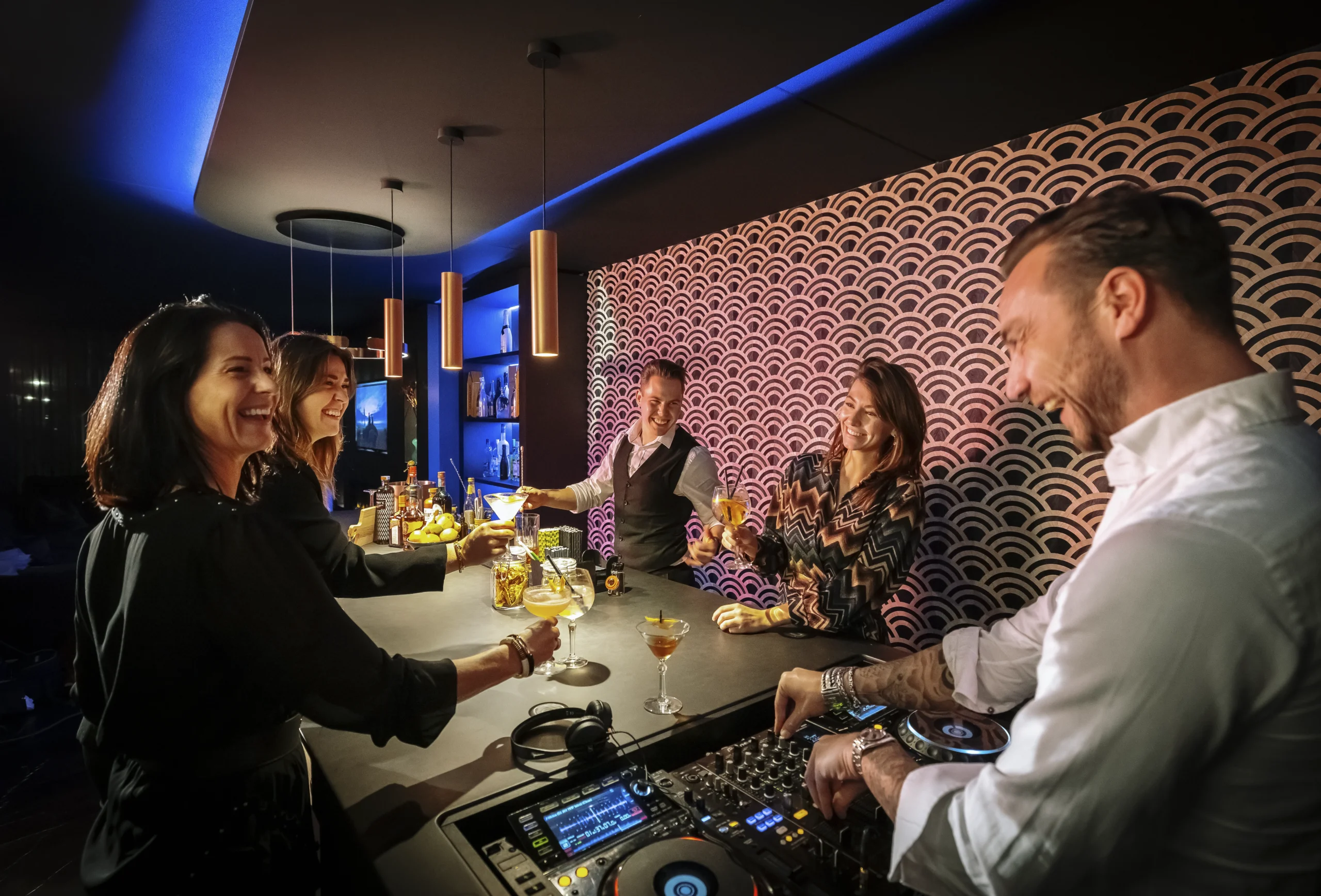 Het goede leven vieren doe je thuis - feest