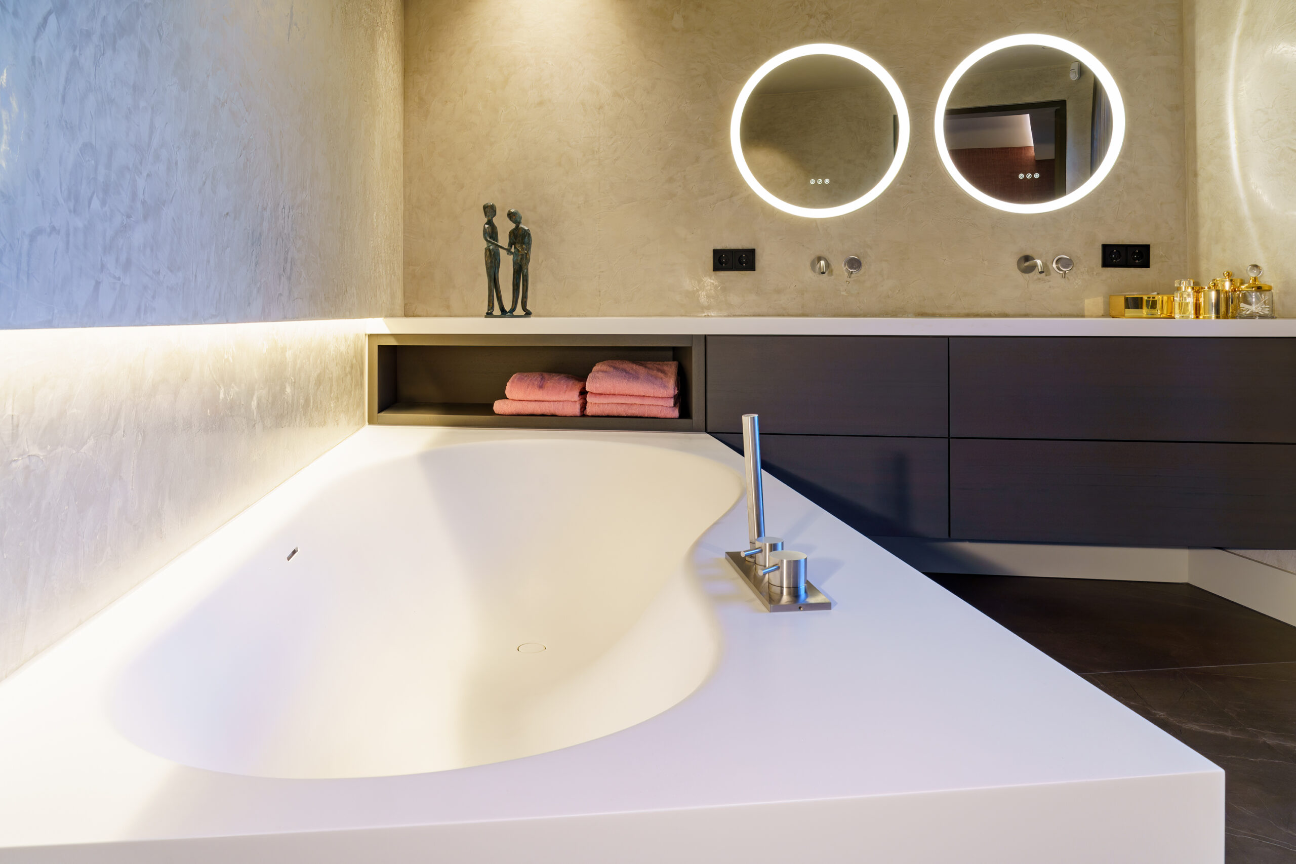 Levensverhaal weerspiegelt interieur - bad