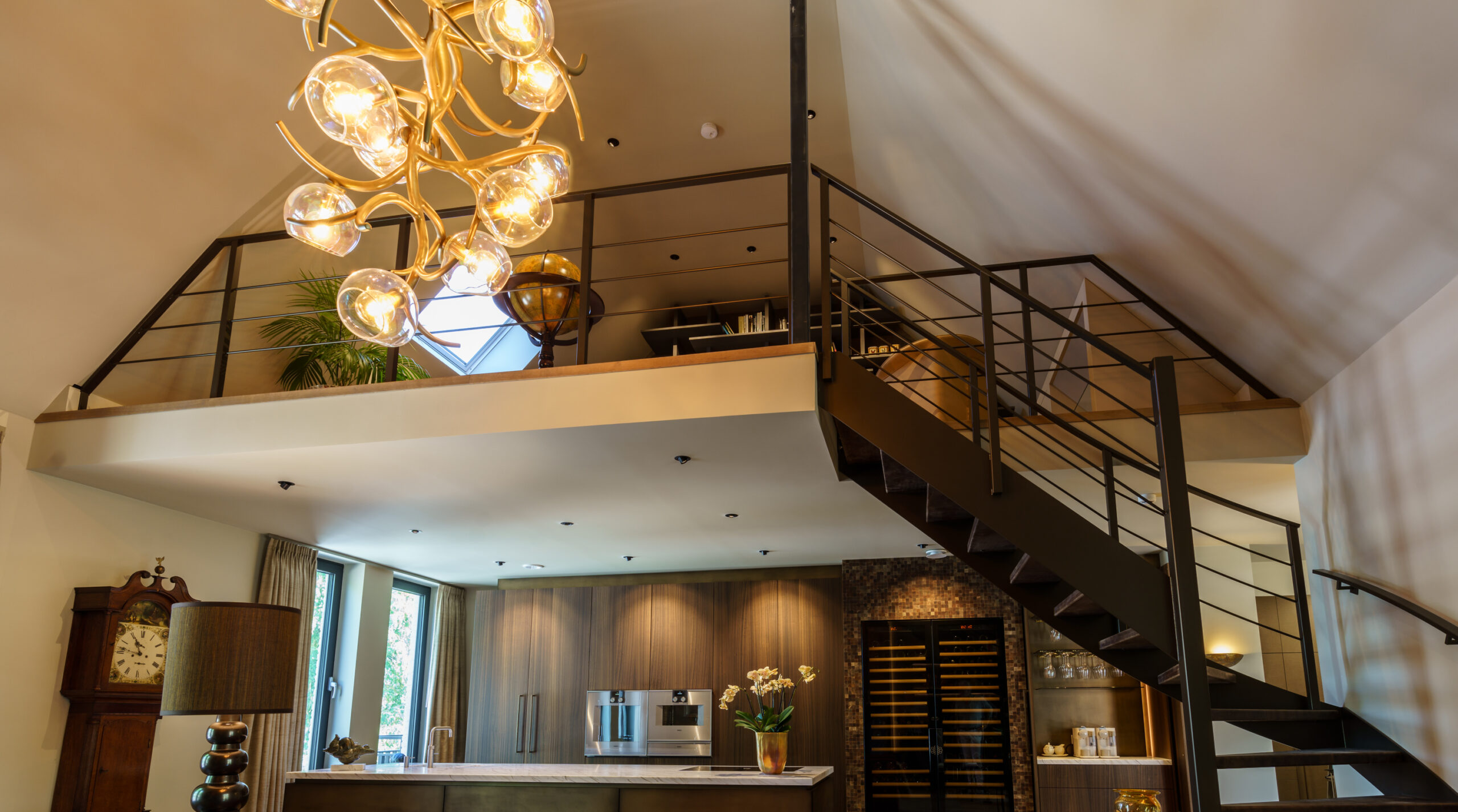 Levensverhaal weerspiegelt interieur - kamer